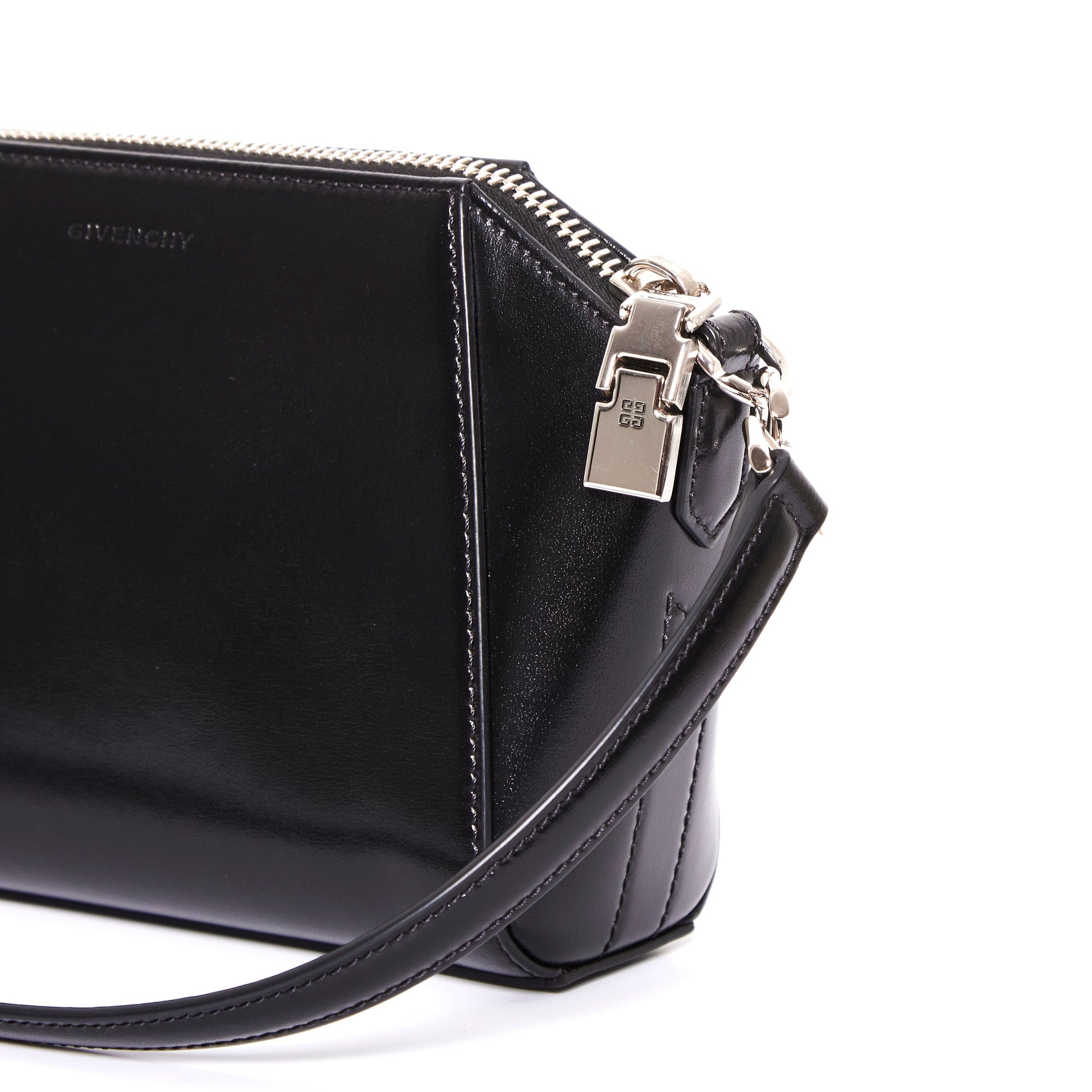 GIVENCHY